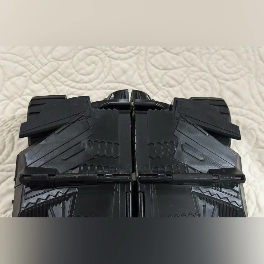 Batman The Dark Knight Battle Stations Batmobile Tumbler Transforming Playset